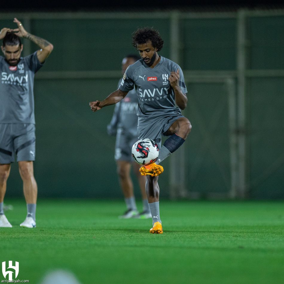 الهلال يكمل تحضيرات السد.. والعويس يلحق بالخماسي