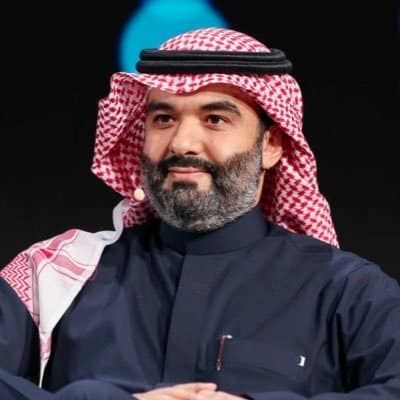 وزير الاتصالات يجتمع بقادة الشركة العالمية لتعزيز شراكة الذكاء الاصطناعي