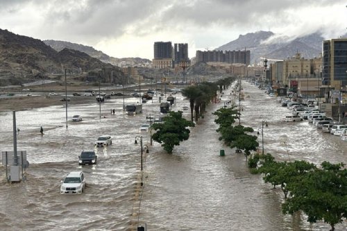 الهلال الأحمر يبدء أعمال غير مسبوقة لانقاذ هذه المدينة السعودية من الغرق بسبب السيول الجارفة المتوقعة بداية من اليوم