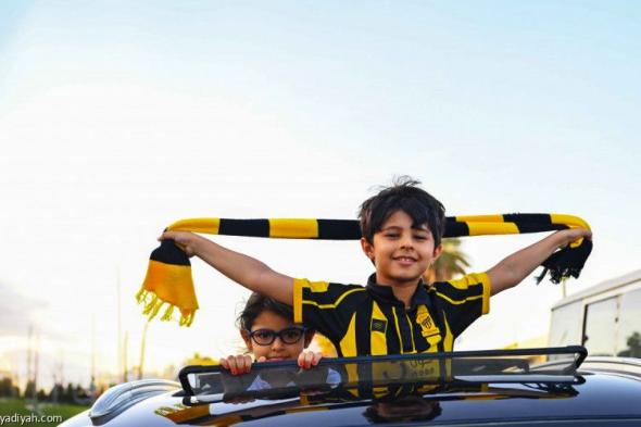 مقر الاتحاد مغلق.. والاحتفالات أمام الأبواب