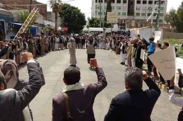 صنعاء.. صراع بين قيادات حوثية للسيطرة على معهد "يالي" 