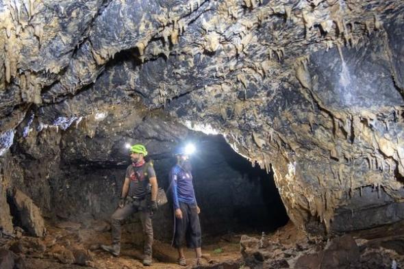 الكهوف في الجبل الأخضر وجهة سياحية لمحبّي المغامرات