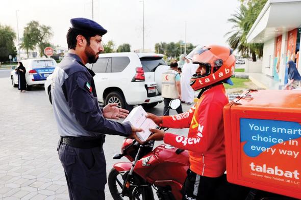 شرطة أبوظبي تشارك في مبادرة «كسر الصيام»