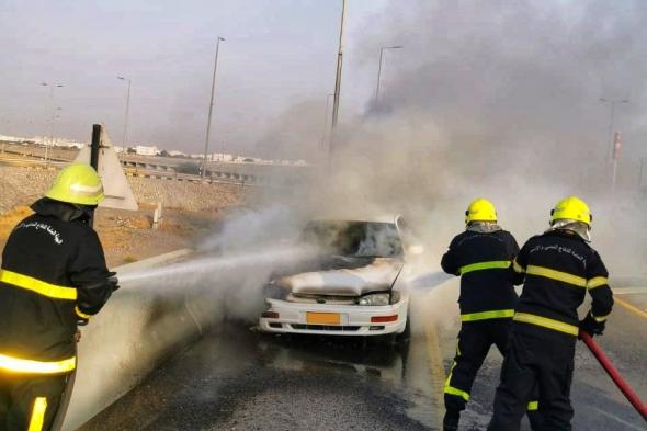 إخماد حريق شب في مركبة دون تسجيل إصابات