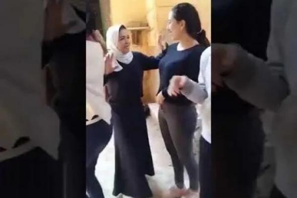 وصلة رقص مثيرة لطالبة مصرية فى الفصل يحقق 20 مليون مشاهدة ومتابع :مسحت صافيناز ولورديانا ..فيديو