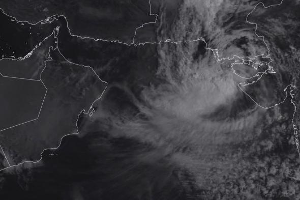الأرصاد الجوية : تطور الحالة المدارية في بحر العرب إلى عاصفة ” أسنا “